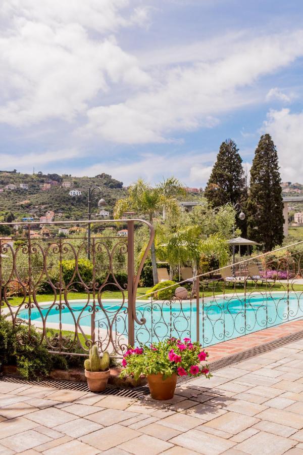 Leonardo Resort Imperia Luaran gambar